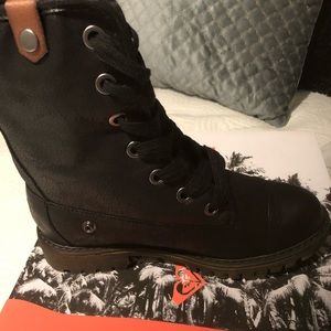 Roxy combat boots